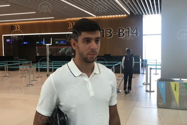 Altaylı Cenk Özkacar, Olympique Lyon’la sözleşme imzalamak için Fransa’ya gitti