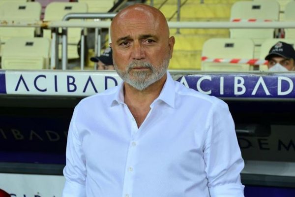 Yeni Malatyaspor, teknik direktör Hikmet Karaman ile yollarını ayırdı