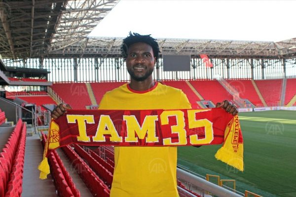 Göztepe, Nijeryalı golcü Brown Ideye’yi transfer etti