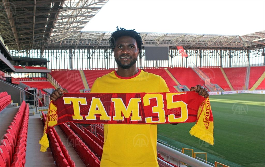 Göztepe, Nijeryalı golcü Brown Ideye’yi transfer etti