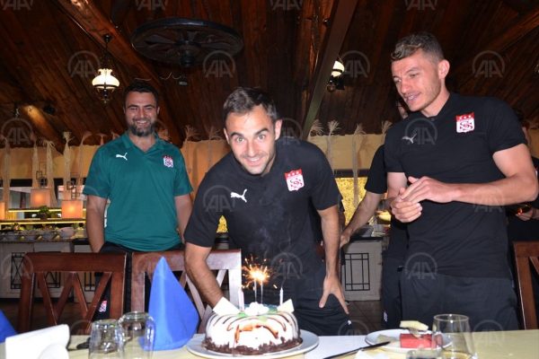 Sivasspor’da yeni transfer Jorge Felix’e sürpriz doğum günü kutlaması