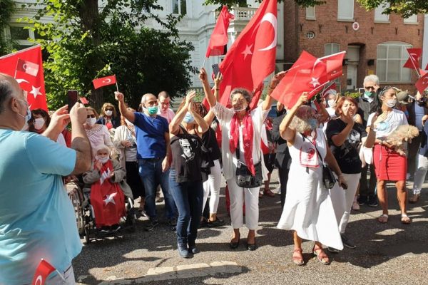 HAMBURG’DA ÇOŞKULU 30 AĞUSTOS KUTLAMASI!!!