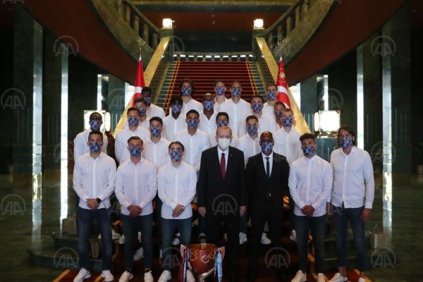 Cumhurbaşkanı Erdoğan, Trabzonspor Futbol Kulübü heyetini kabul etti