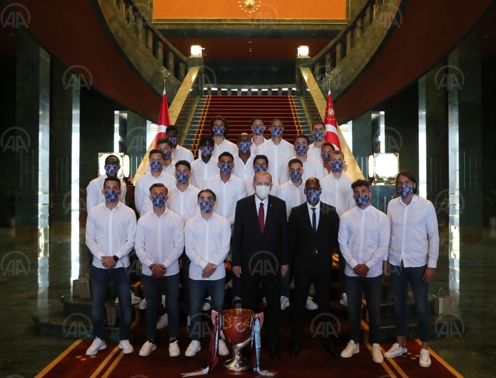 Cumhurbaşkanı Erdoğan, Trabzonspor Futbol Kulübü heyetini kabul etti