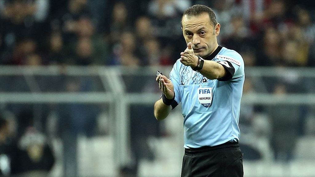 Lig hakemlerinin en tecrübelisi Cüneyt Çakır