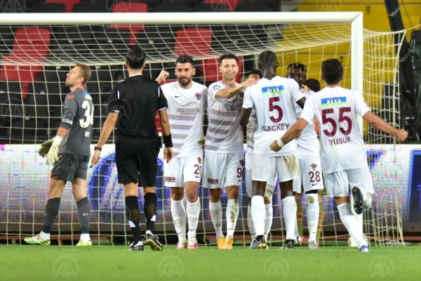 Atakaş Hatayspor, son şampiyon Başakşehir’i mağlup etti: 2 -0