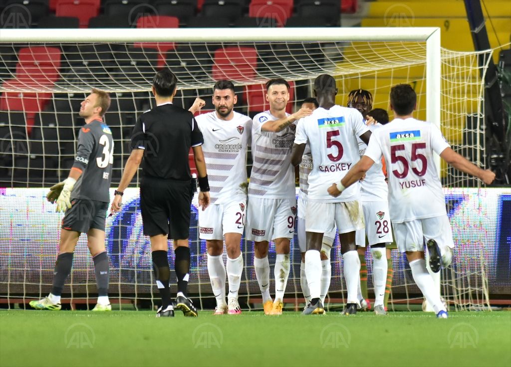 Atakaş Hatayspor, son şampiyon Başakşehir’i mağlup etti: 2 -0