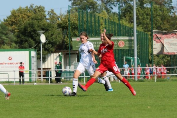 Union Berlin – Harburger 4:1 (3:1)