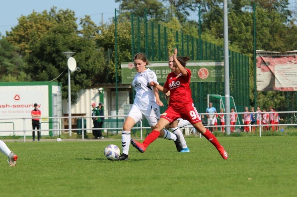 Union Berlin – Harburger 4:1 (3:1)