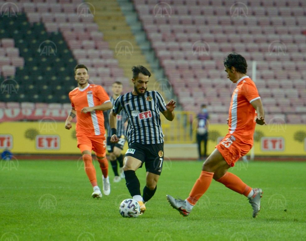 Eskişehirspor puanla tanıştı