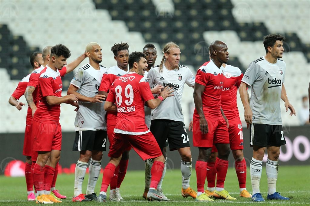 Beşiktaş ilk puanını evinde kaybetti