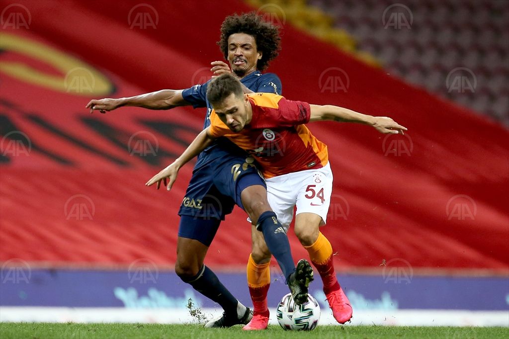 Fenerbahçe, derbiden 1 puanla döndü