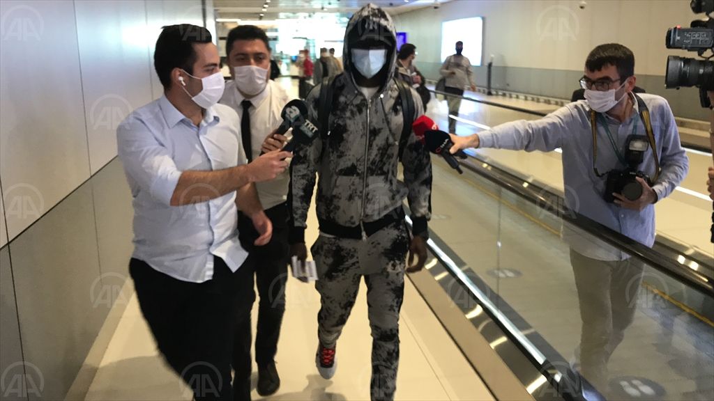 Fenerbahçe’nin gündeminde olan Papiss Cisse, İstanbul’a geldi
