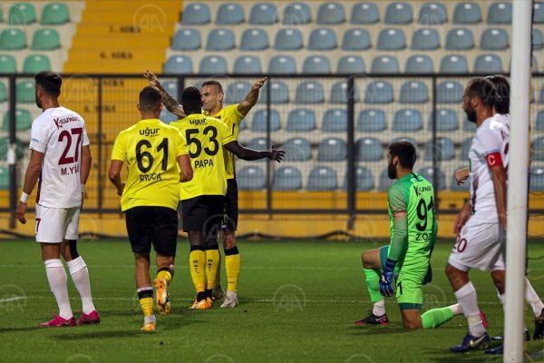 İstanbulspor: 2 – Royal Hastanesi Bandırmaspor: 1