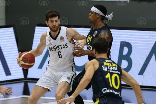 Beşiktaş: 74 – Fenerbahçe Beko: 83