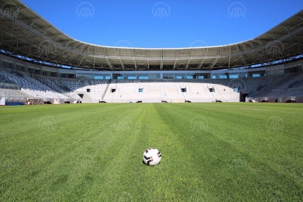 Ordu Stadı’nın koltukları takılmaya başlandı