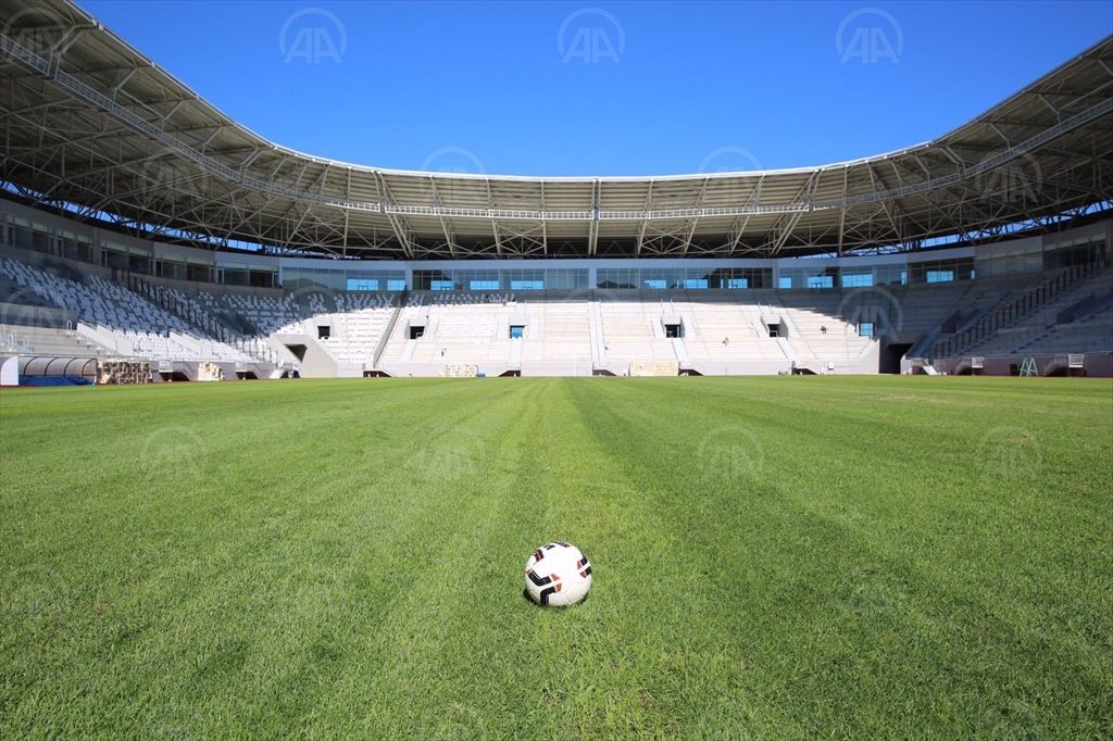 Ordu Stadı’nın koltukları takılmaya başlandı