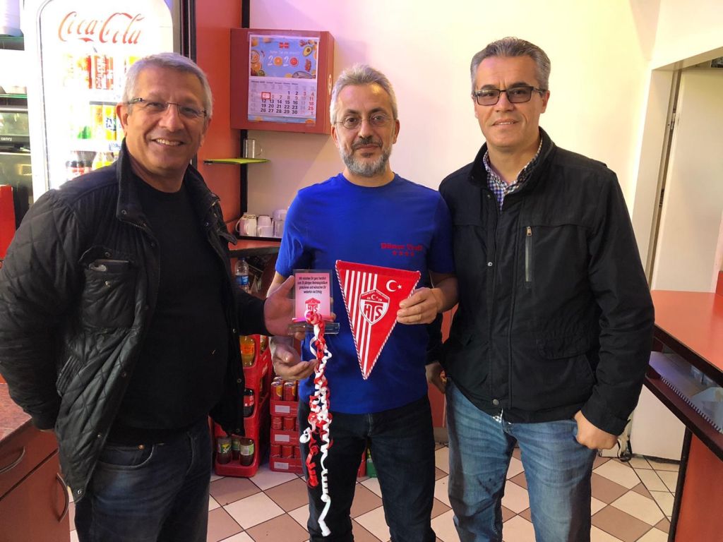 Döner Treff 20. yılını kutladı