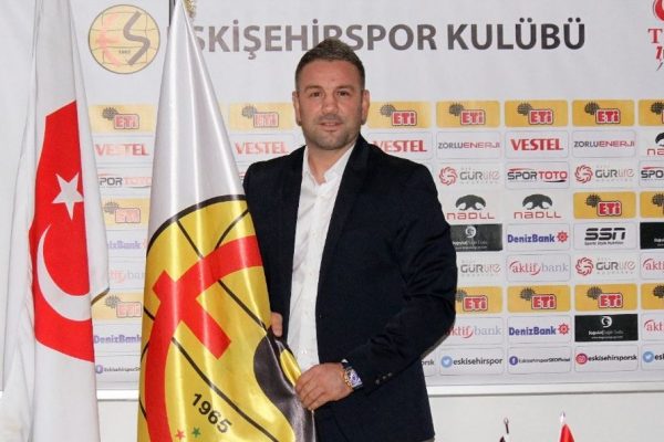 Eskişehirspor’un yeni teknik direktörü İlhan Var oldu