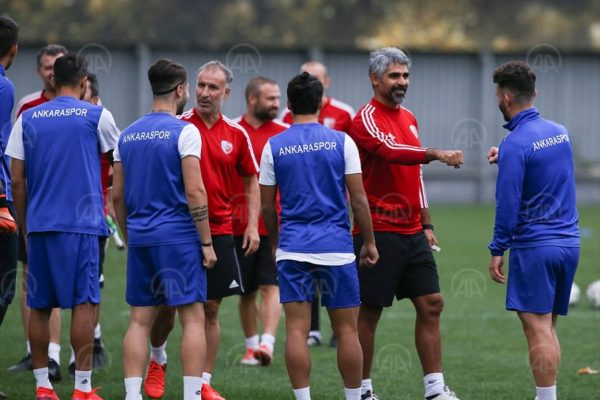 Ankaraspor, İsmet Taşdemir yönetiminde ilk antrenmanını yaptı