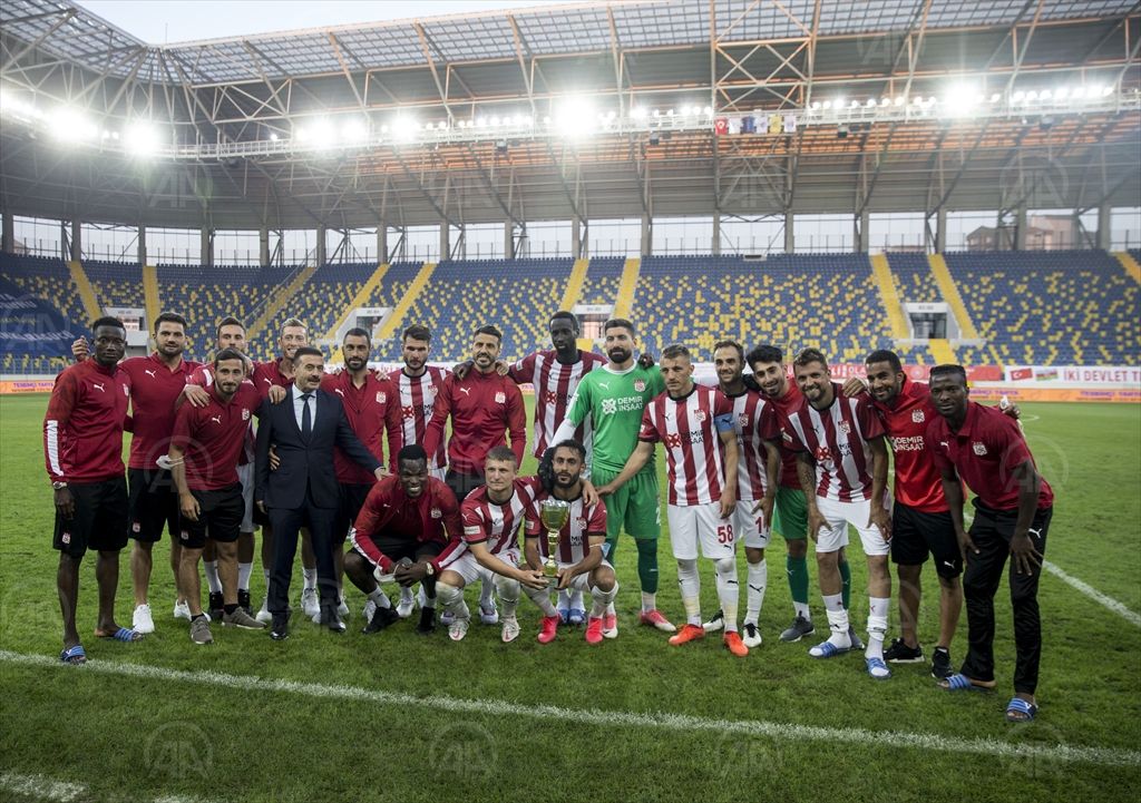 Demir Grup Sivasspor kupasını aldı