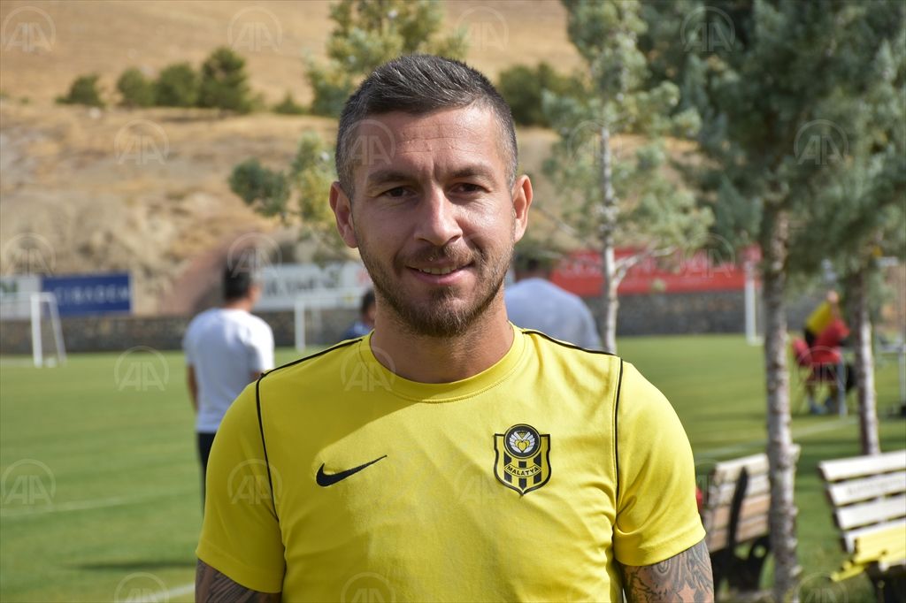 Yeni Malatyasporlu futbolcu Adem Büyük: “Rakiplerine korku veren bir takım olacağız”
