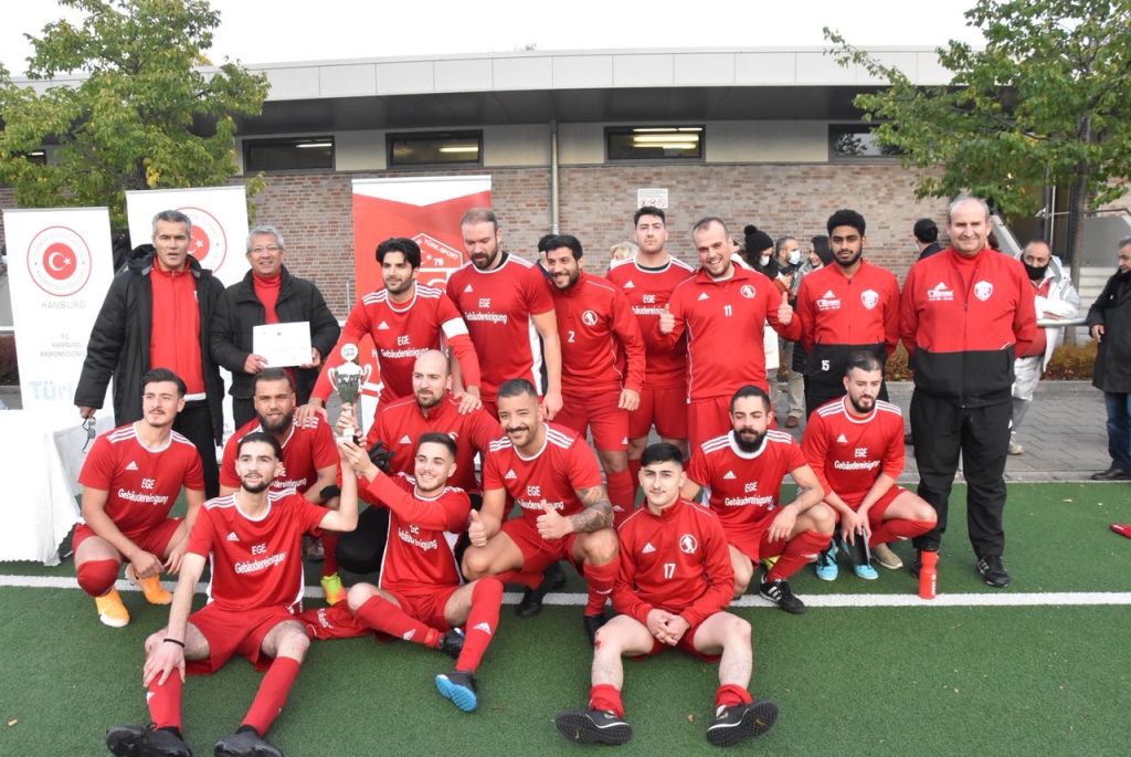 Atatürk Kupası”nın sahibi Harburg Türkspor oldu!