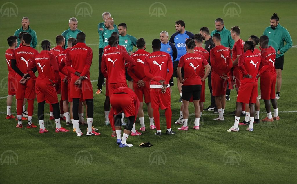 Sivasspor, Villarreal karşısında iyi futbol ve puan hedefliyor