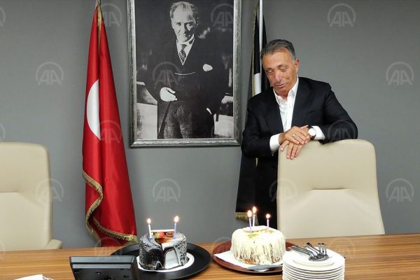 Ahmet Nur Çebi’ye doğum günü kutlaması