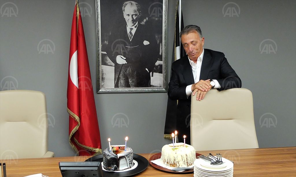 Ahmet Nur Çebi’ye doğum günü kutlaması