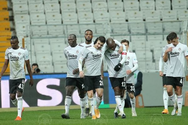 Beşiktaş’ın gol yükü Larin, Aboubakar ve Atiba’da