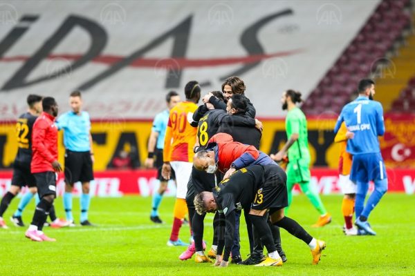 – Galatasaray: 1 – Hes Kablo Kayserispor: 1