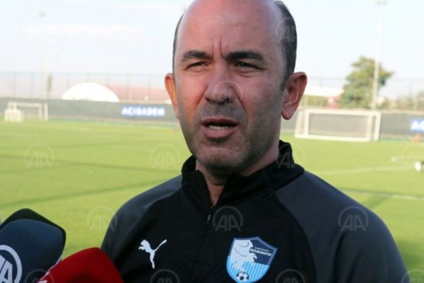 Büyükşehir Belediye Erzurumspor, teknik direktör Mehmet Özdilek ile yollarını ayırdı