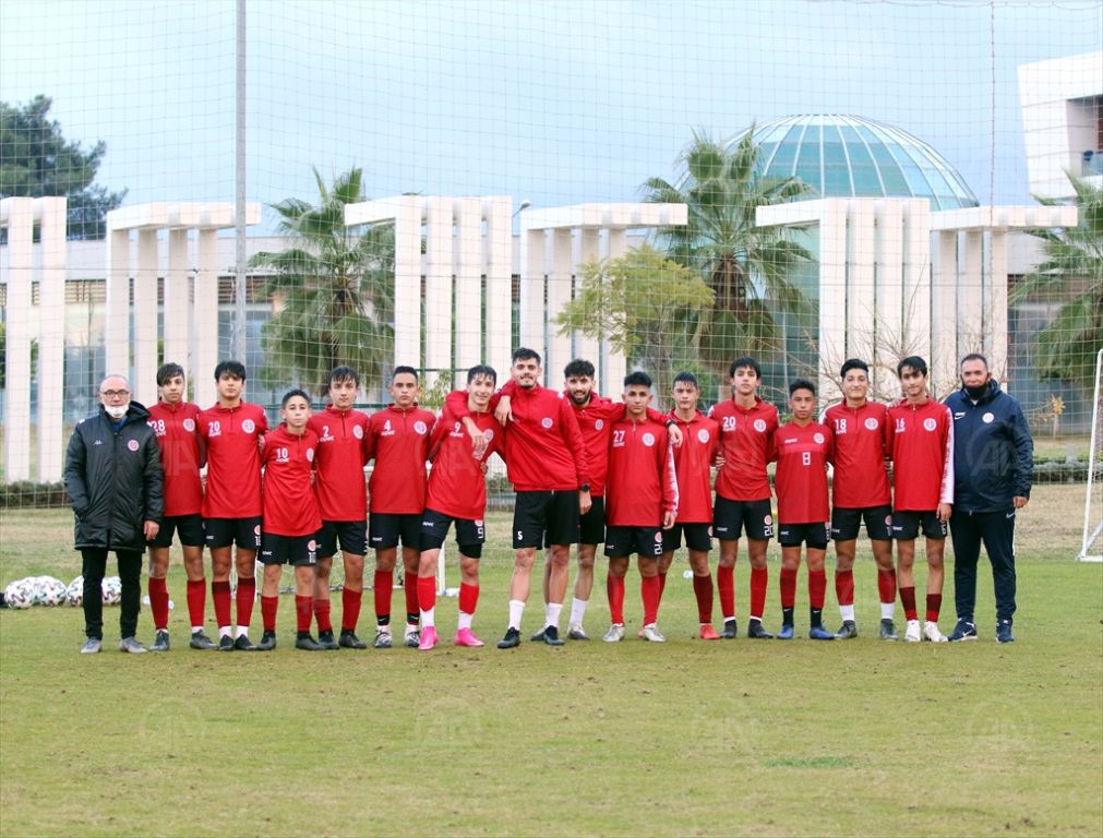 Antalyaspor’da Doğukan Sinik ile Bahadır Öztürk, 15 yaş altı takımıyla çalıştı