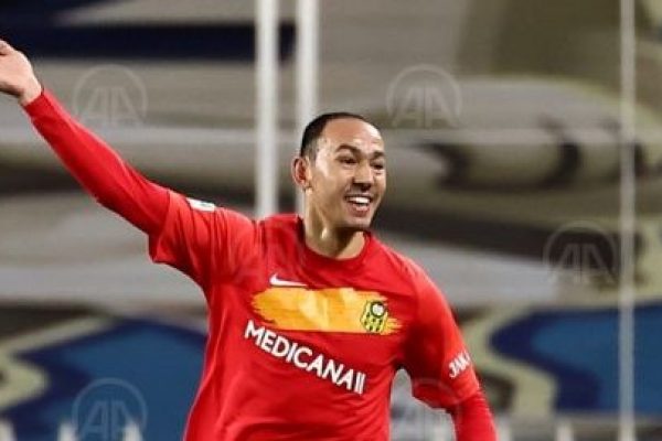 Türk futbolunun emektar forveti Umut Bulut, 489. maçını golle taçlandırdı