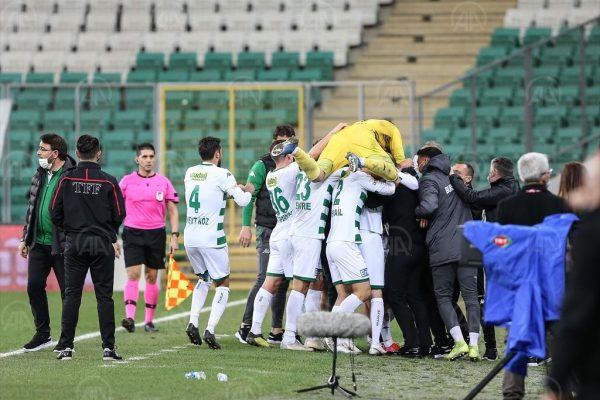 Bursaspor: 3 – Yılport Samsunspor: 0