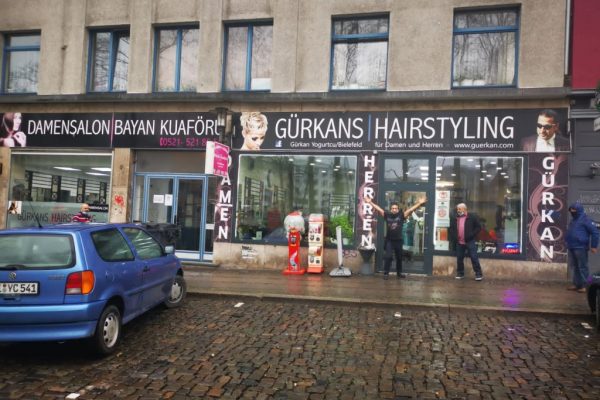 Bielefeld’in çılgın kuaförü Gürkan!