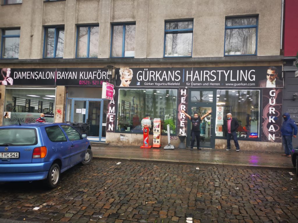 Bielefeld’in çılgın kuaförü Gürkan!