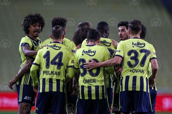 Golü Karacabey attı, Fenerbahçe 10 kişiyle kupada tur attı