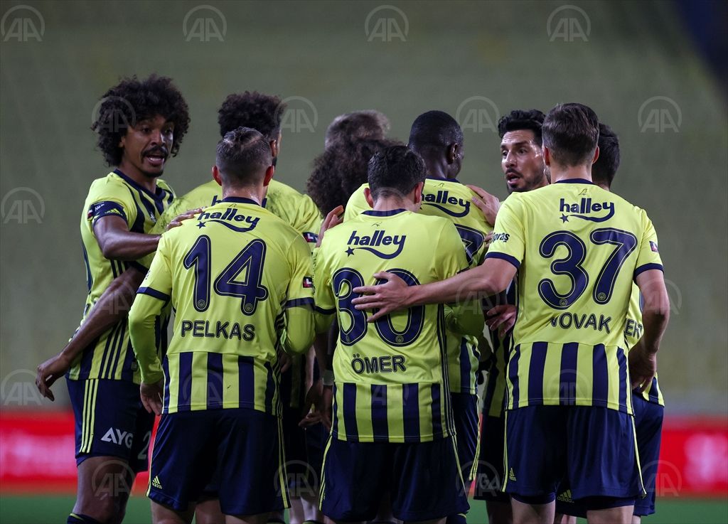 Golü Karacabey attı, Fenerbahçe 10 kişiyle kupada tur attı