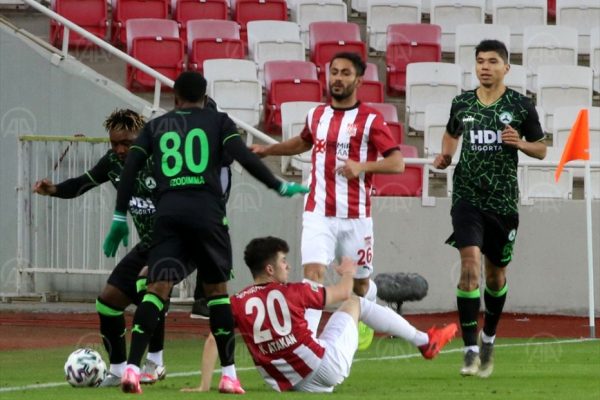 Demir Grup Sivasspor uzatmada turladı: 1 – 0