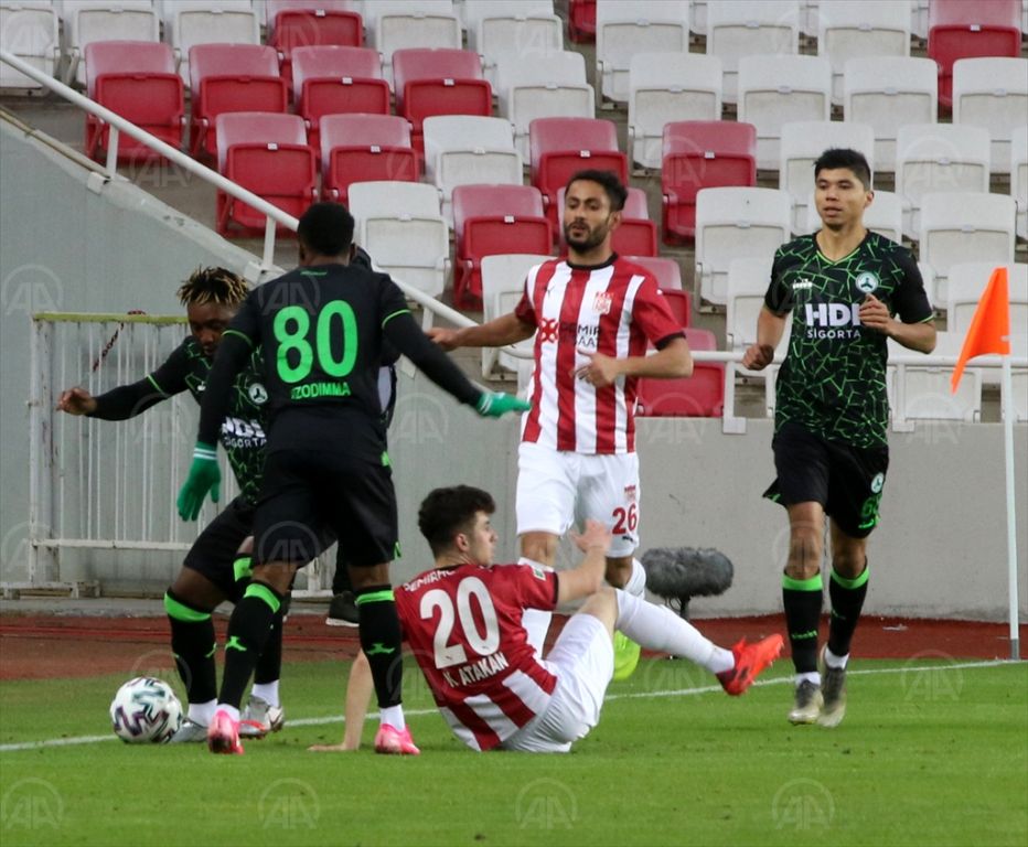 Demir Grup Sivasspor uzatmada turladı: 1 – 0