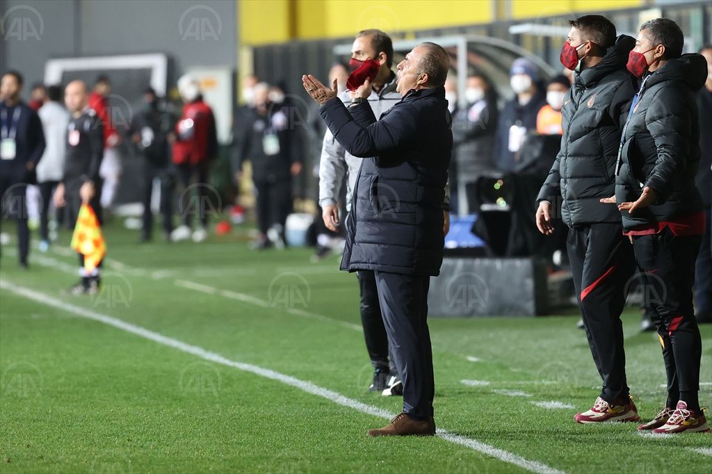 Fatih Terim’in 5 maç men cezası 4 karşılaşmaya düşürüldü