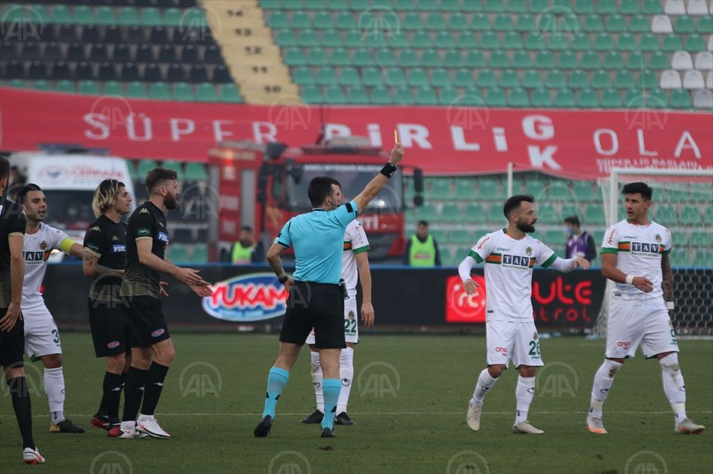 Lider Alanyaspor, son sıradaki Denizlispor’a yenildi