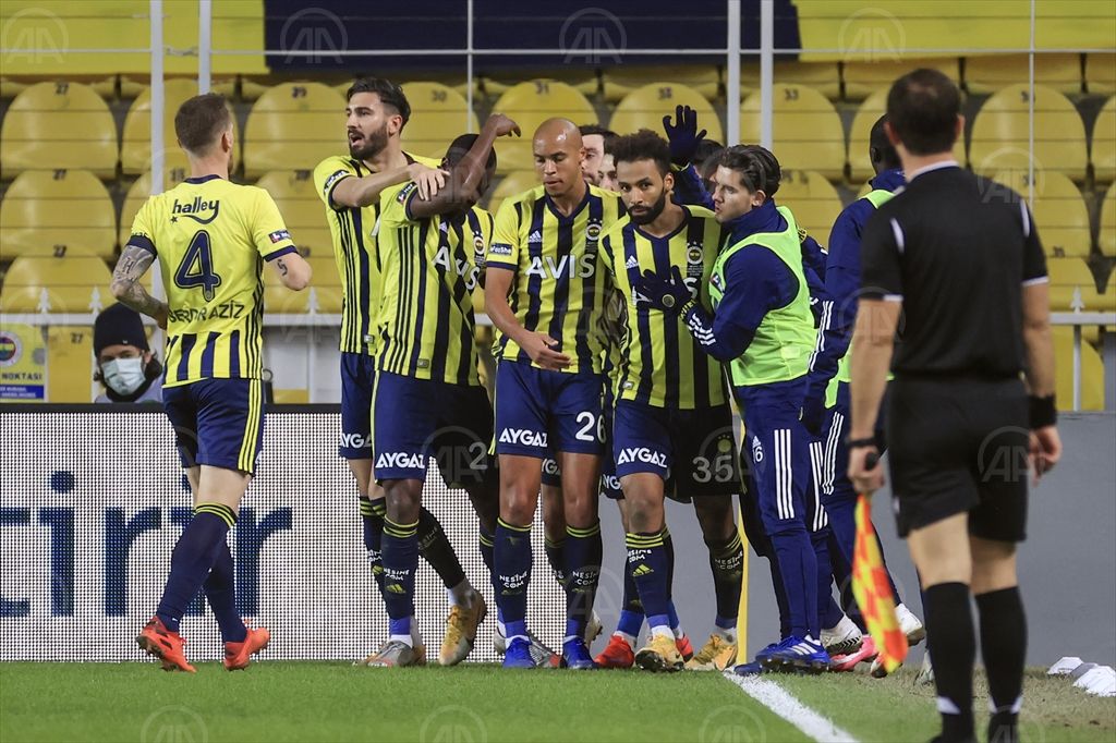 Fenerbahçe, Başakşehir’e 4 attı