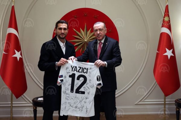Cumhurbaşkanı Erdoğan, Milli Futbolcu Yusuf Yazıcı’yı kabul etti