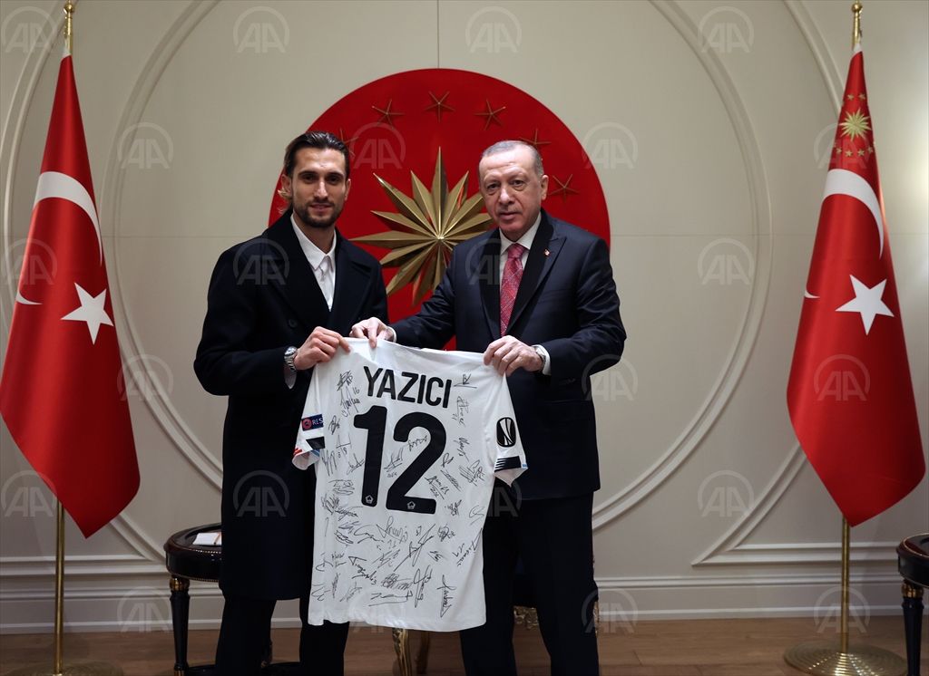 Cumhurbaşkanı Erdoğan, Milli Futbolcu Yusuf Yazıcı’yı kabul etti