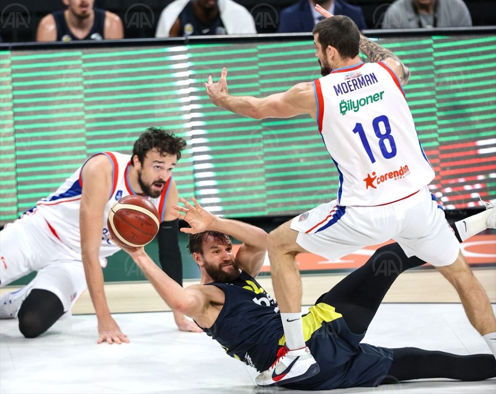 Anadolu Efes: 85 – Fenerbahçe Beko: 72