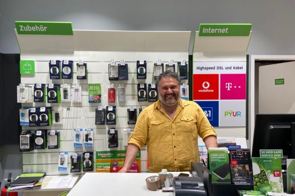 Harburg Phoenix-Center’de bulunan Mobilcom’dan ”Nice mutlu ve huzurlu yıllar”
