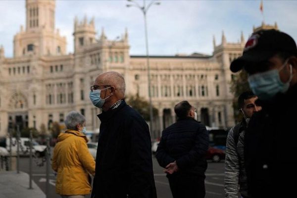 Dünya genelinde Kovid-19 tespit edilen kişi sayısı 85 milyon 509 bini geçti